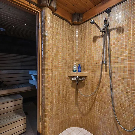 Oivangin Lomakartano كوسامْوُ