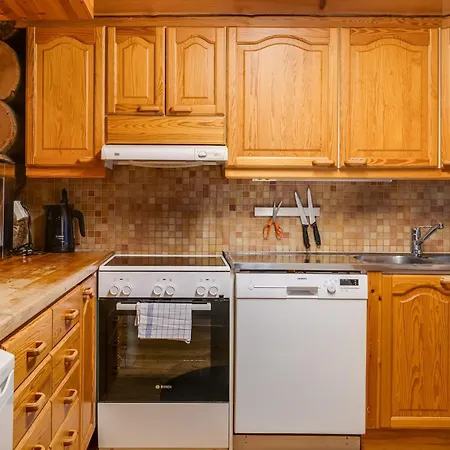 Oivangin Lomakartano * كوسامْوُ