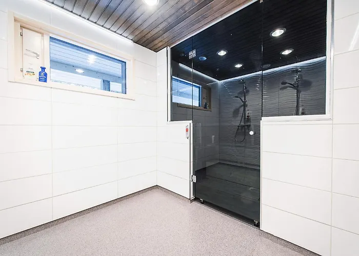 Oivangin Lomakartano * 库萨莫