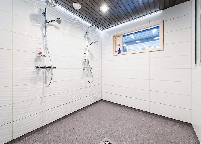 Oivangin Lomakartano 库萨莫