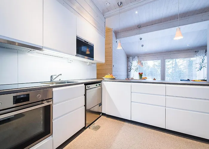 Oivangin Lomakartano * 库萨莫